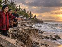 Kunjungan ke Bali, Megawati Soroti Parahnya Abrasi di Pantai Kuta akibat Perubahan Iklim