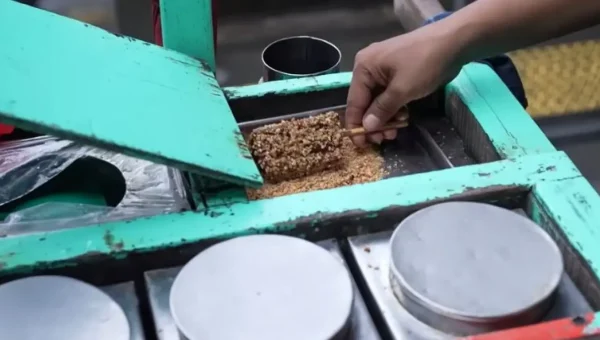 Street Food Nostalgia di Menteng, Menikmati Es Goyang Legendaris dan Kuliner Tempo Dulu