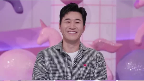 Kim Jong Min “Koyote” Umumkan Sang Istri Hamil 17 Minggu