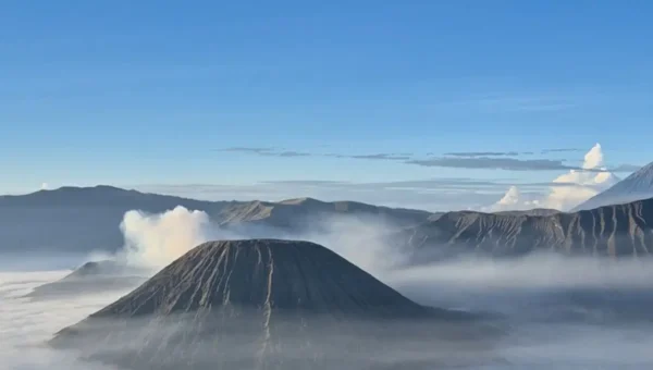 7 Spot Sunrise di Bromo, Pilihan View Terbaik hingga Hidden Gem untuk Liburan