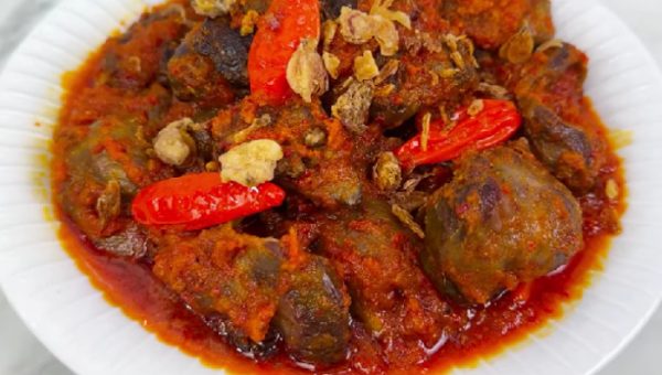 Resep Ati Ampela Bumbu Merah – Lauk Gurih Pedas yang Bikin Nasi Hangat Makin Nikmat