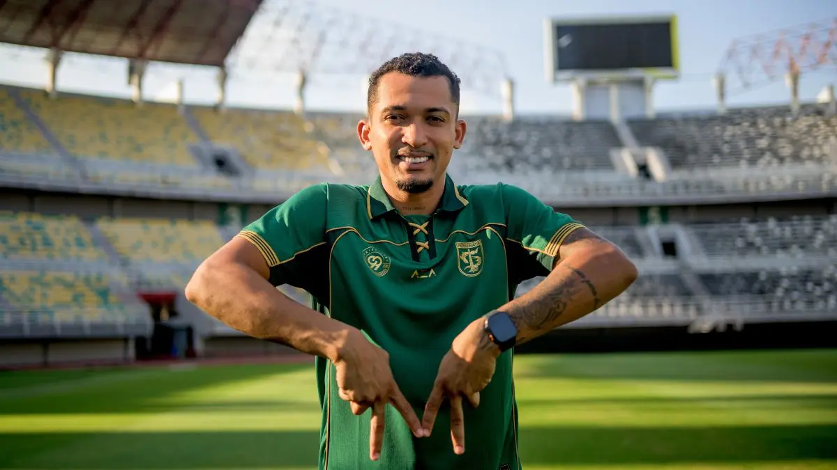 Historic Moment: Walber Mota Pilih Persebaya, Bek Brasil Ini Tak Sabar Rasakan Atmosfer Bonek di Gelora Bung Tomo