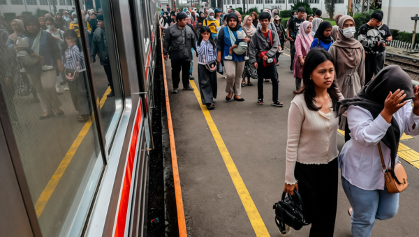 Latest Program: 6 Cara Liburan ke Puncak Bogor Tanpa Kendaraan Pribadi: Naik KRL, Bus, hingga Damri