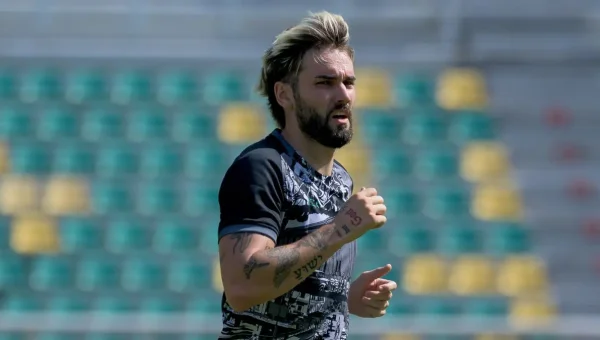 New Policy: Persebaya Surabaya Geber Tes Fisik! Diogo Ramalho Jalani Tantangan Berat Adaptasi Cuaca Kota Pahlawan