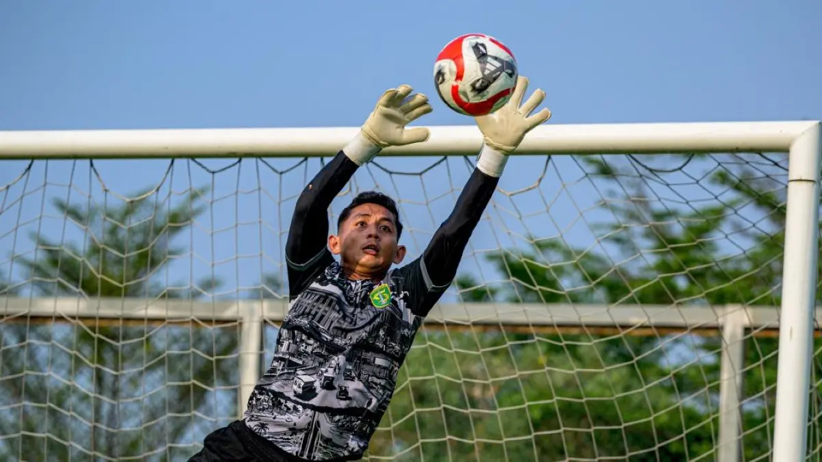 Reza Arya Tak Gentar Bersaing dengan Ernando Ari, Siap Buktikan Kualitas Bersama Persebaya