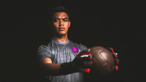 Facing Challenges: Resmi Gabung Persis Solo, Teguh Amiruddin Pasang Target Bawa Laskar Sambernyawa Promosi ke Liga 1 Musim Depan