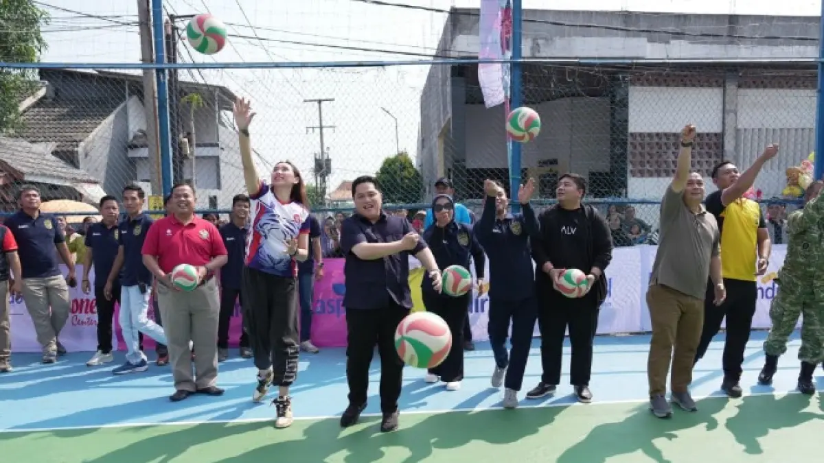 Meriah! Erick Thohir Buka Turnamen Voli Putri Arie One Cup II, UMKM Ikut Bergerak di Villa Mahkota Indah Bekasi