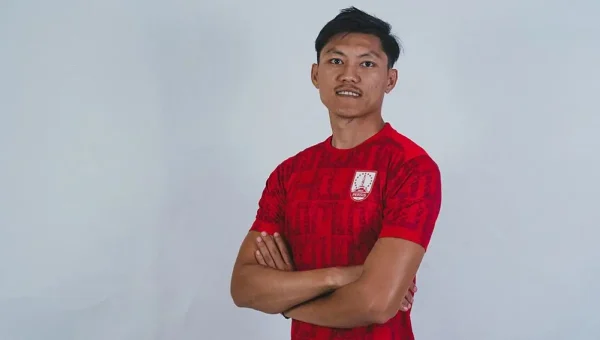 Historic Moment: Resmi Gabung Persis Solo, Feby Eka Siap Bawa Laskar Sambernyawa Kembali ke Super league Musim Depan