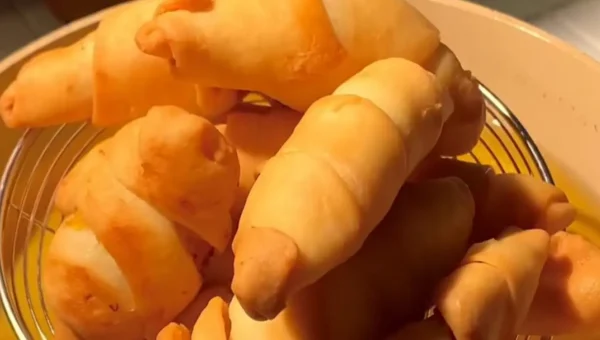 Resep Molen Mini Pisang, Camilan Renyah dengan Isian Pisang Manis yang Bikin Nagih