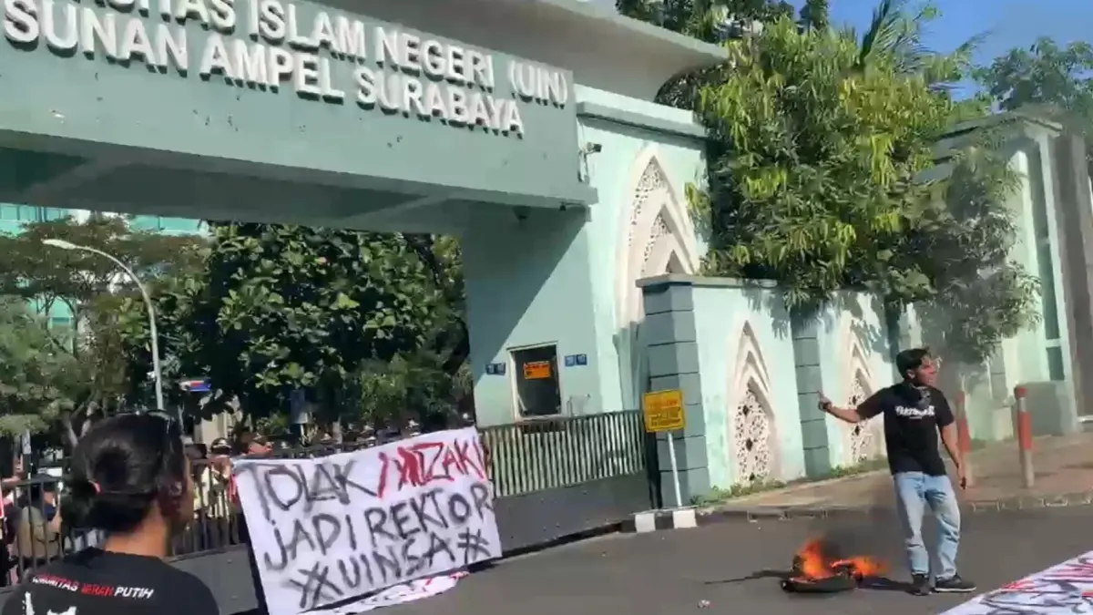 Mahasiswa UINSA Surabaya Demo Tolak Pemilihan Rektor Tertutup hingga Cabut SK Plt