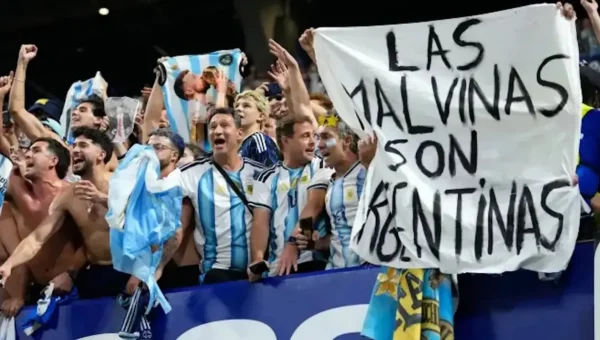 Argentina Terancam Hukuman FIFA Akibat Ulah Suporter di Tribun Bentangkan Spanduk Malvinas