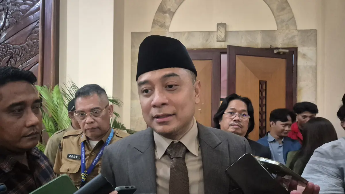 Key Strategy: Camat dan Lurah di Surabaya Diminta Buat Hotline Aduan Warga, Eri: Jangan Semua ke Saya