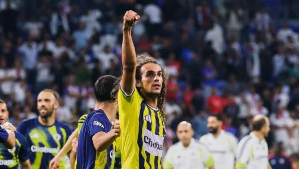 Guendouzi Bikin Pendukung Lyon Murka, Selebrasi Berujung Keributan