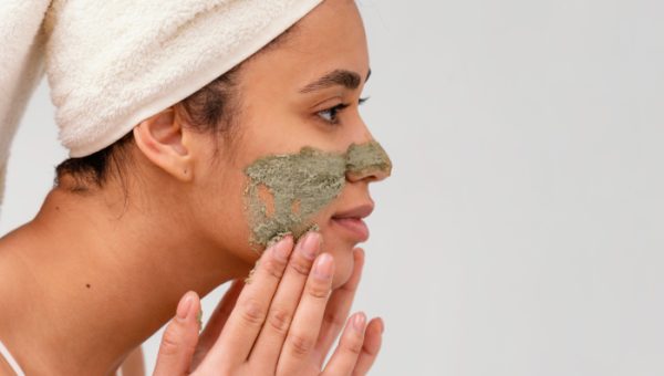 5 Resep Scrub Alami untuk Wajah, Ada Oatmeal hingga Stroberi