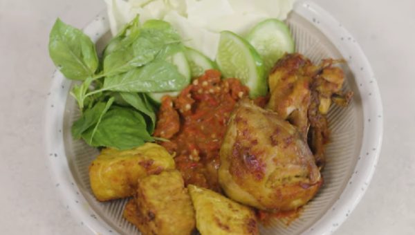 Tak Perlu Beli di Luar, Ini Resep Ayam Goreng Lamongan Renyah dengan Sambal Nikmat