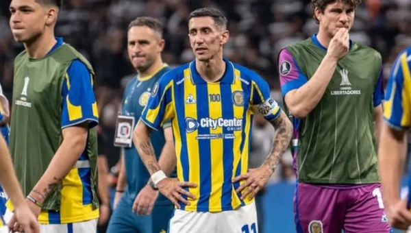 Di Maria Ejek Suporter Brasil, Pamer Tato Trofi Piala Dunia saat Rosario Central vs Corinthians