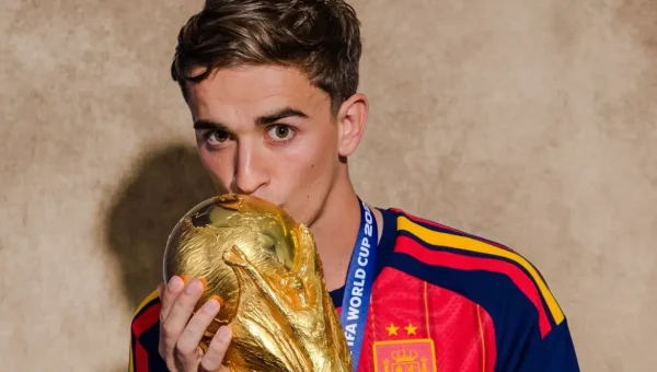 Janji Gavi Terbayar, Bintang Barcelona Tampil Nyentrik dengan Rambut Merah Muda