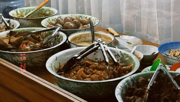 Manis, Gurih, Pedas Jadi Satu! Ini 5 Gudeg Koyor Jakarta yang Patut Dicoba