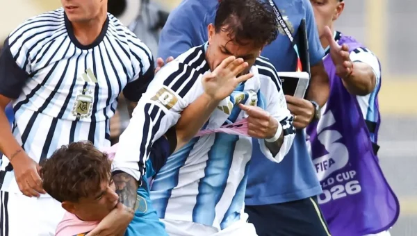 FIFA Sanksi Berat Argentina! Leandro Paredes Dihukum 10 Laga, AFA Didenda Rp 5,6 M