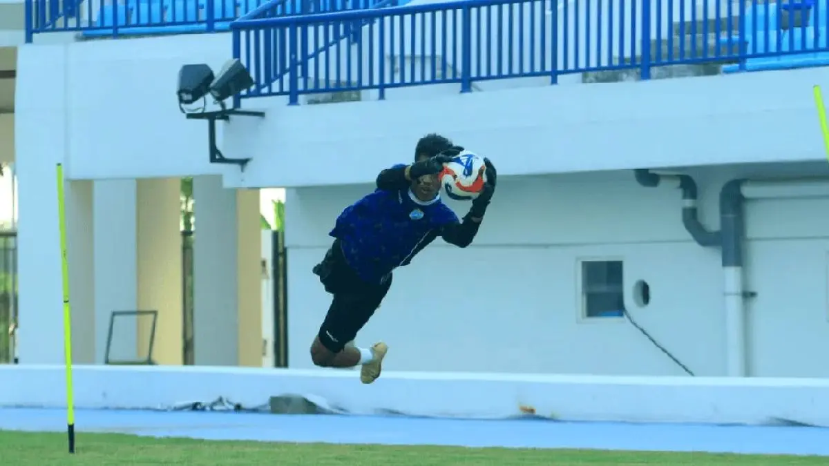 Persela Lamongan Punya Empat Kiper Jelang Championship Musim 2026/27, Bima Sakti Cari Kiper Modern