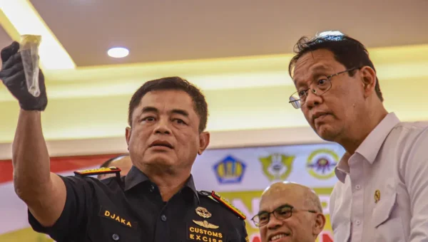 Menkeu Purbaya Yakin Layer Cukai Baru Efektif Tekan Peredaran Rokok Ilegal