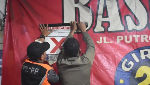 Diduga Jual Miras Tanpa Izin, Warkop di Putro Agung Ditindak Satpol PP Surabaya