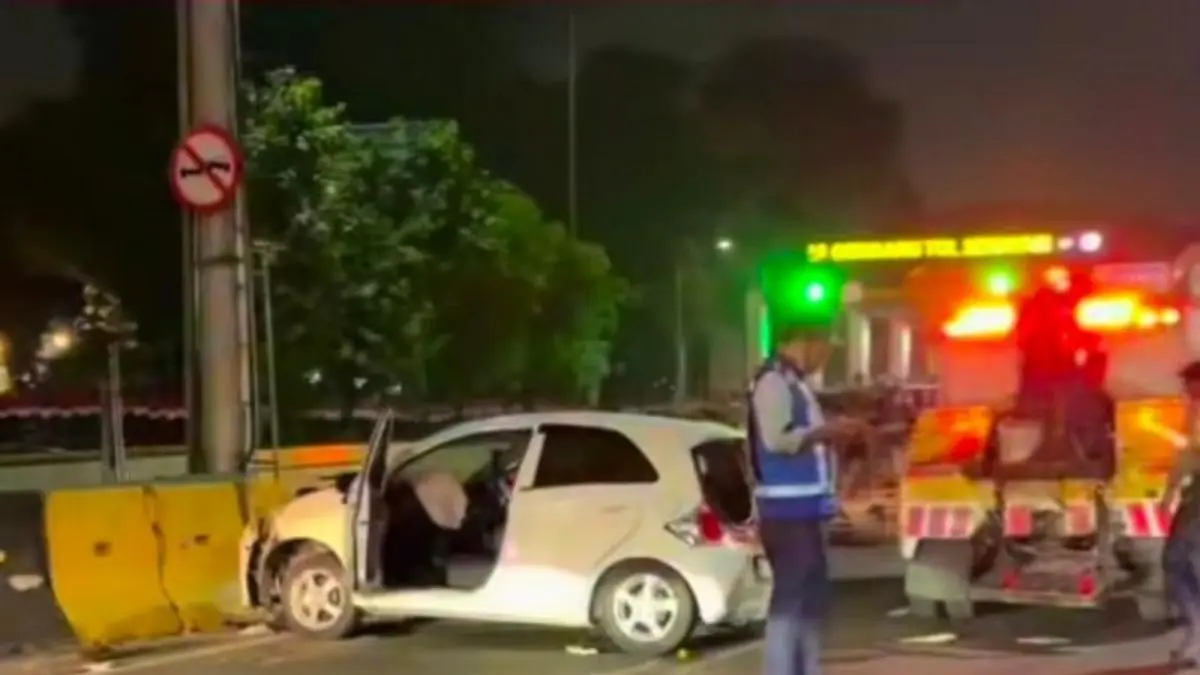 2 Orang Alami Luka Usai Tabrakan Beruntun di Tol Senayan