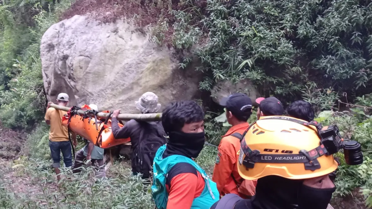 Evakuasi Dua Pendaki Gunung Piramid di Bondowoso Tuntas, Operasi SAR Resmi Ditutup