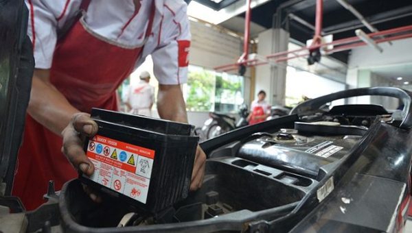 Empat Tips Mudah Jaga Kondisi Aki Motor saat Jarang Dipakai