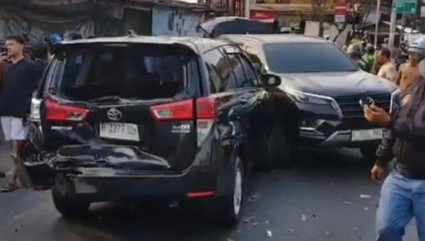 Kecelakaan Maut BYD M6 di Kembangan Jakbar Telan Korban Jiwa, 3 Meninggal Dunia dan 4 Luka-luka