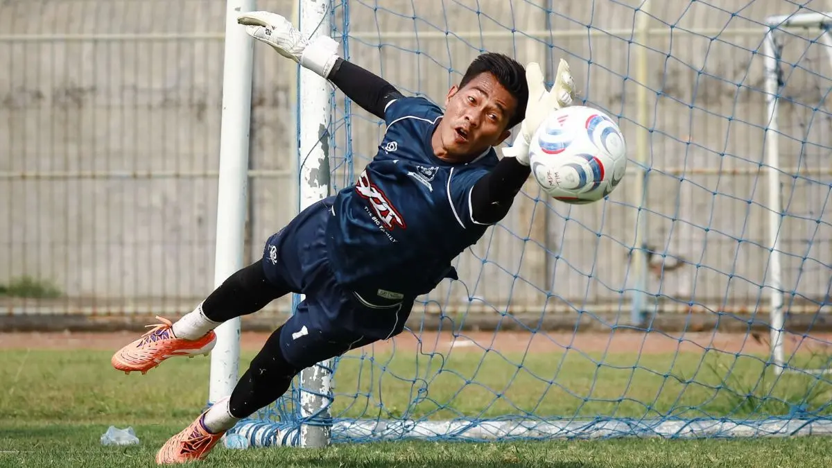 Koleksi 38 Clean Sheet! Angga Saputra Ingin Jaga Gawang Madura United Tanpa Kebobolan