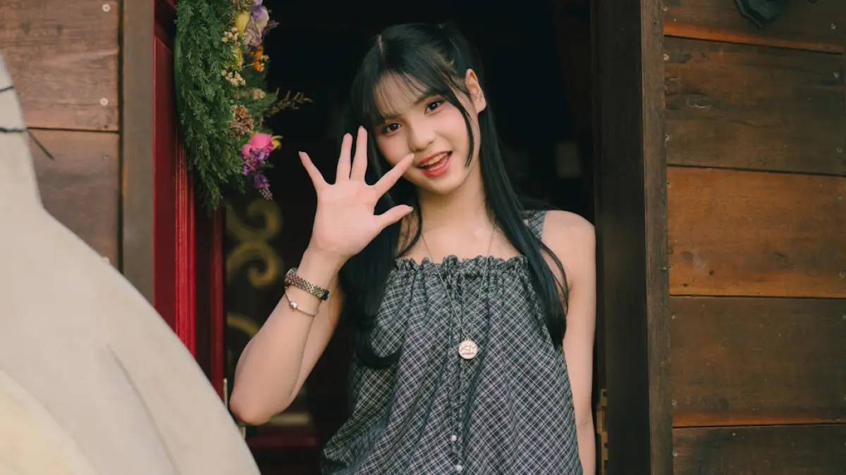 Trisha JKT48 Ingin “Ayo Senyumlah” Jadi Energi Positif di Tengah Situasi Sulit